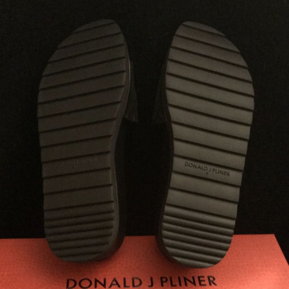 DONALD J PLINER "Cava" in Embellished Black 7M - Picture 2 of 5